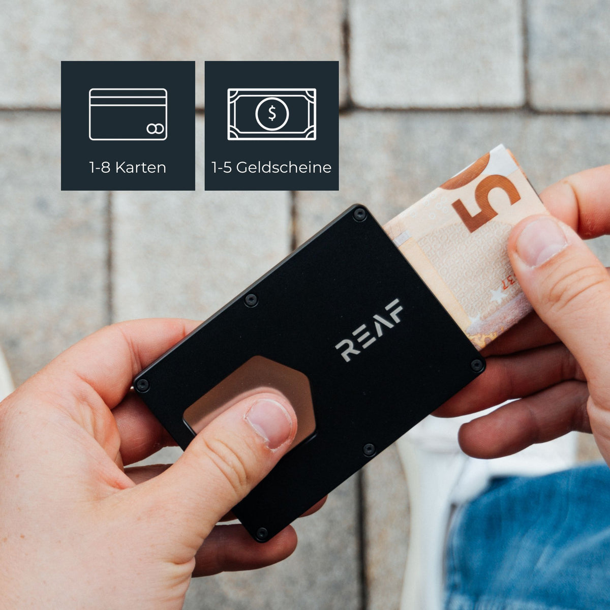 REAF wallet befüllt mit sieben Kreditkarten und Geldscheinen
